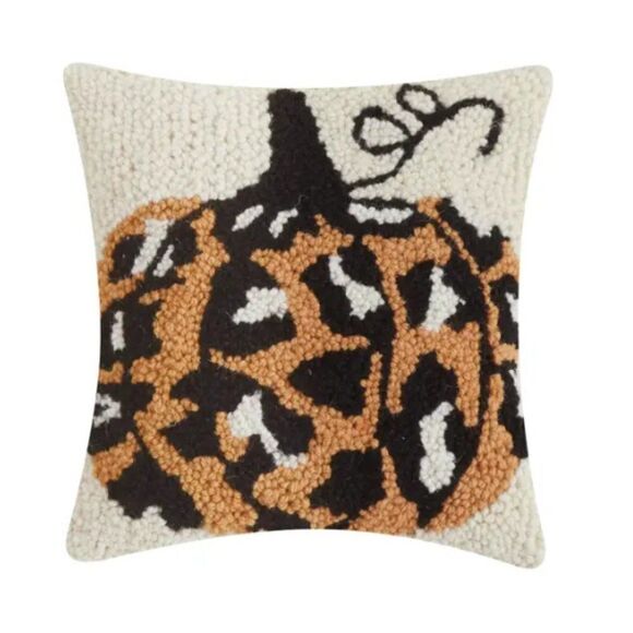 Halloween Leopard Pumpkin Hook Pillow NEW - Picture 1 of 2